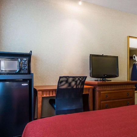 Econo Lodge Glens Falls - Lake George Exterior foto