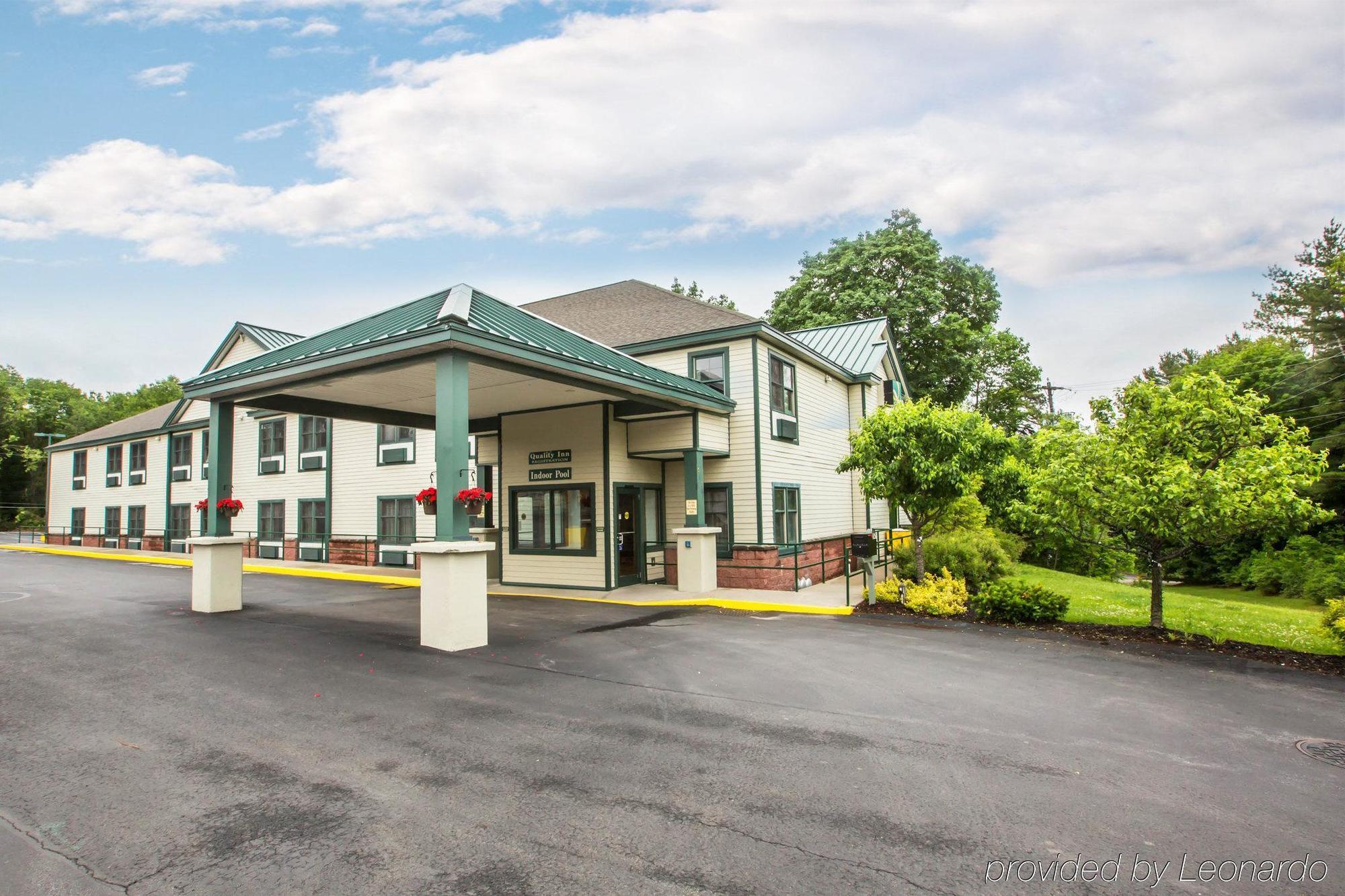 Econo Lodge Glens Falls - Lake George Exterior foto