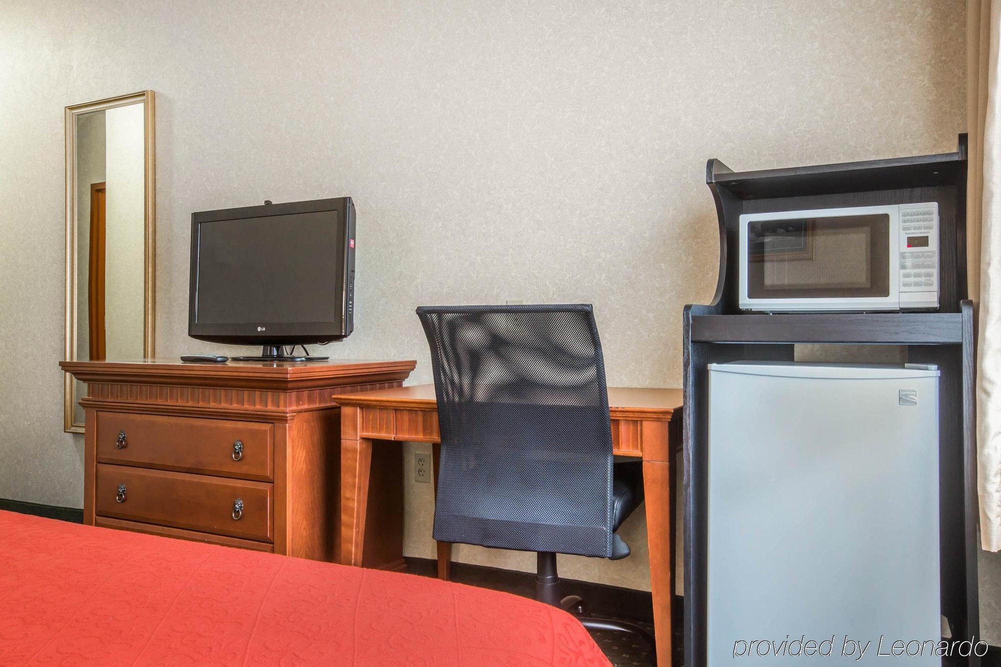 Econo Lodge Glens Falls - Lake George Exterior foto