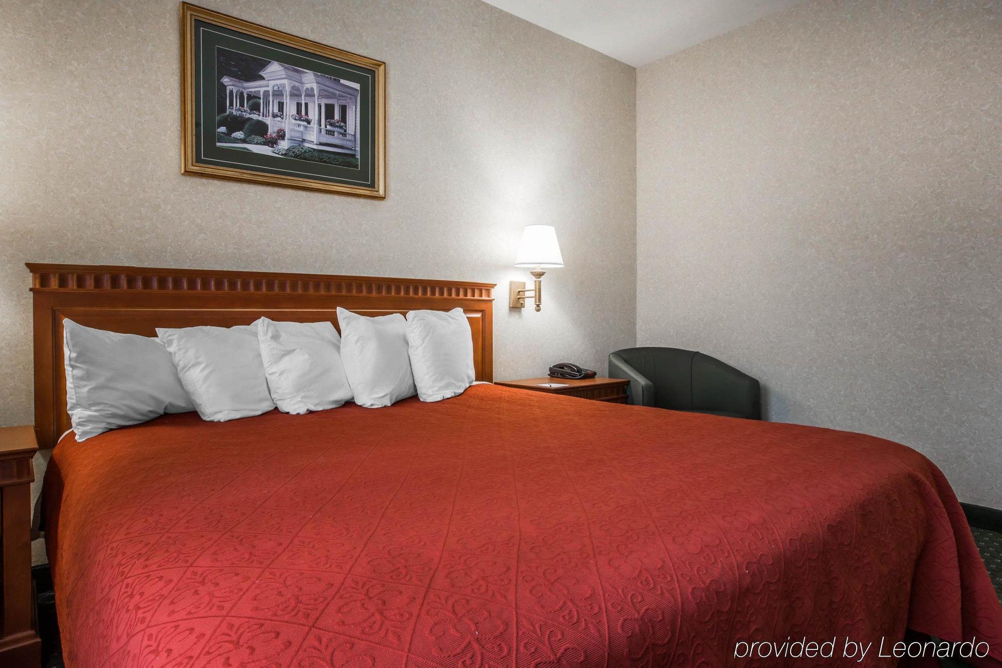 Econo Lodge Glens Falls - Lake George Exterior foto