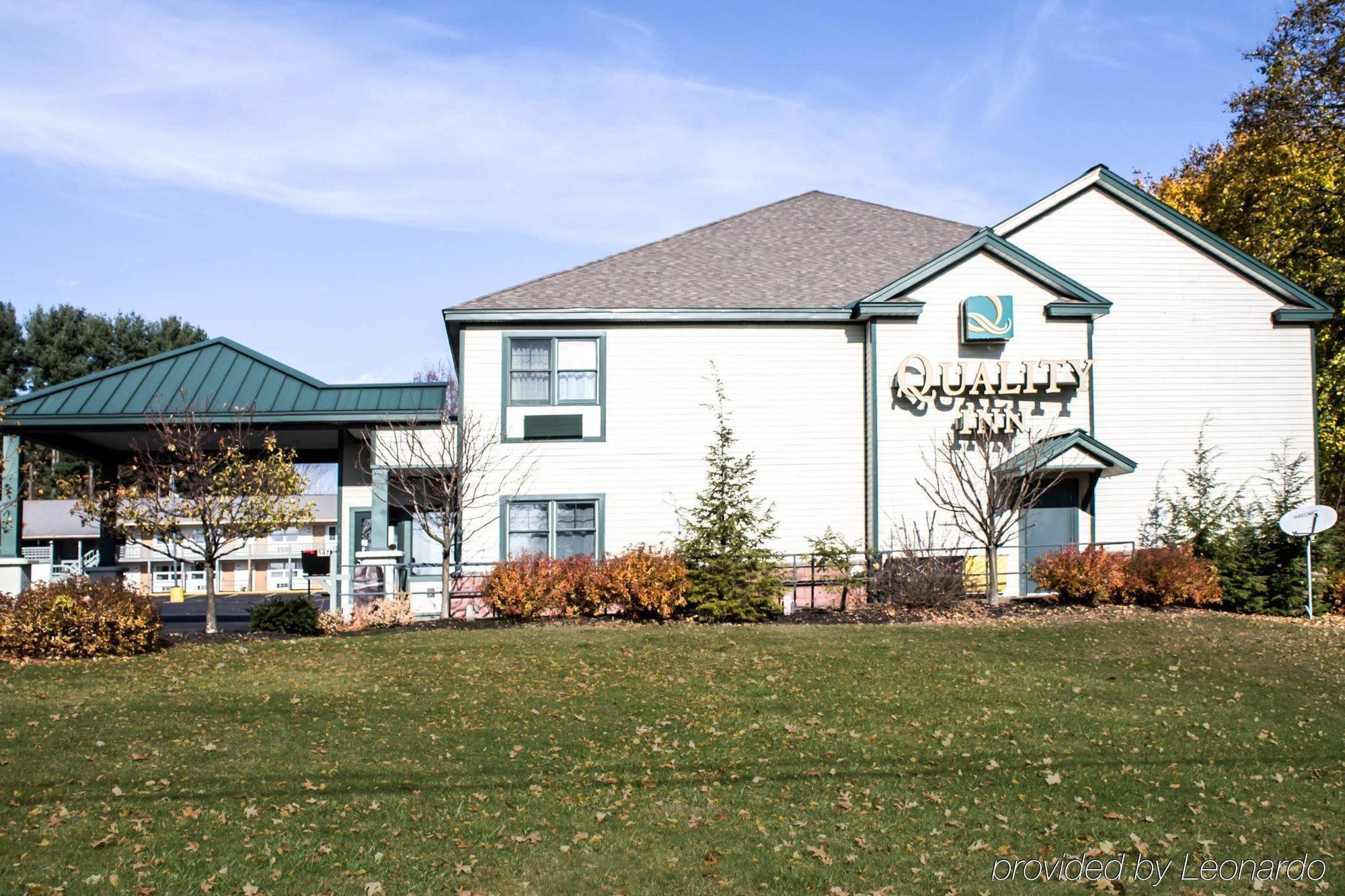 Econo Lodge Glens Falls - Lake George Exterior foto