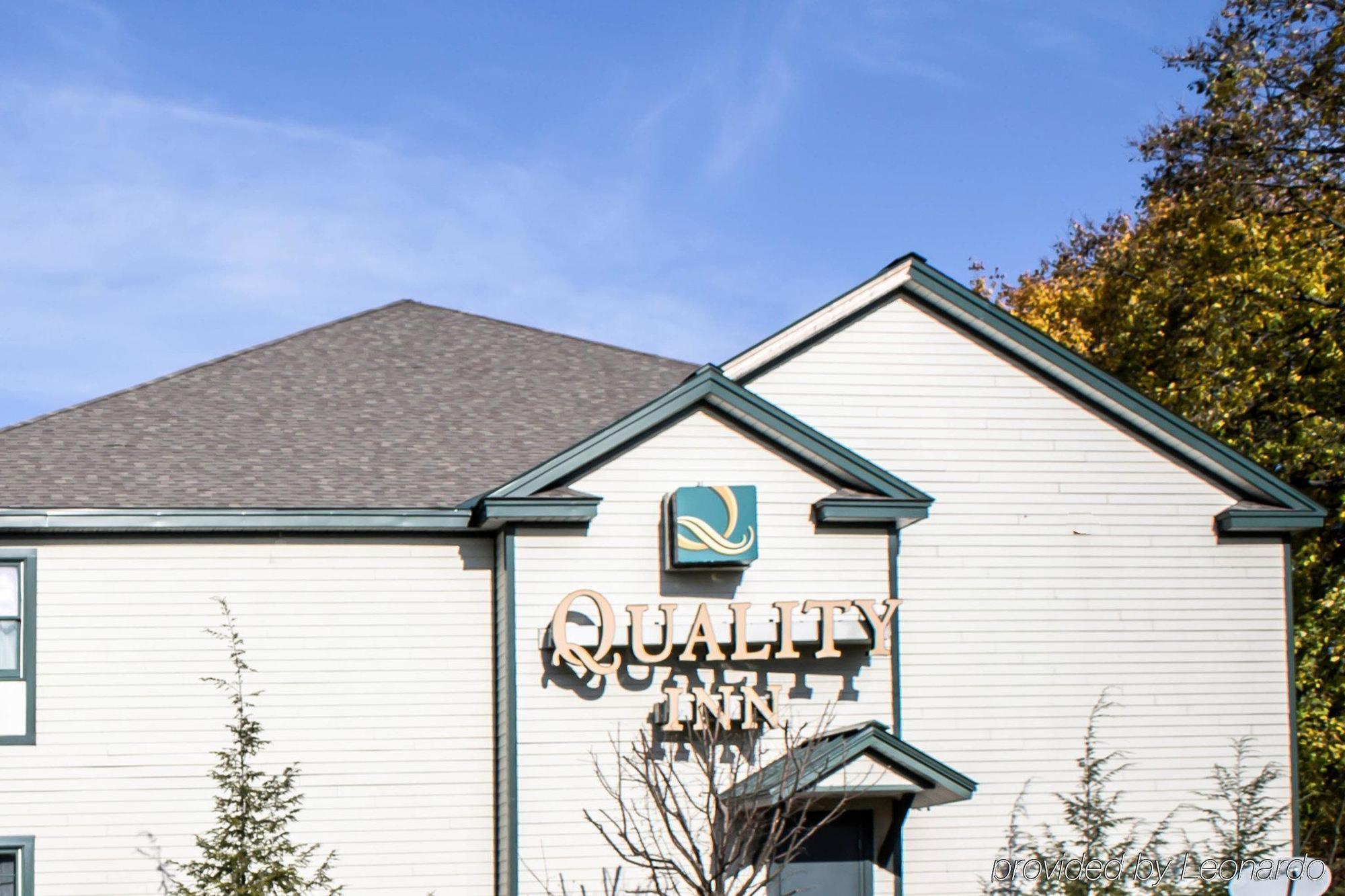 Econo Lodge Glens Falls - Lake George Exterior foto