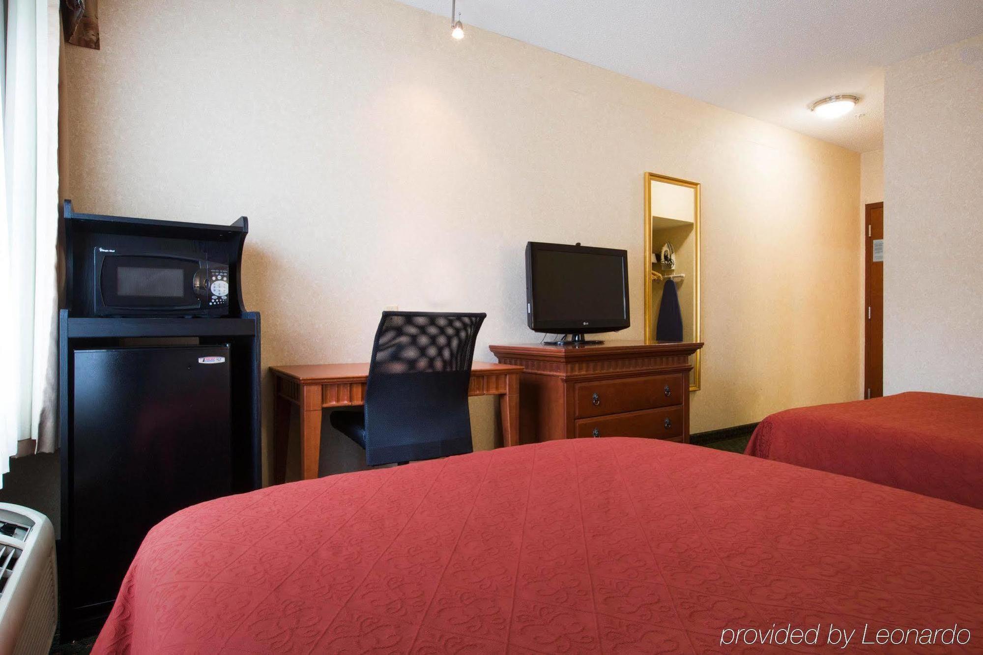 Econo Lodge Glens Falls - Lake George Exterior foto